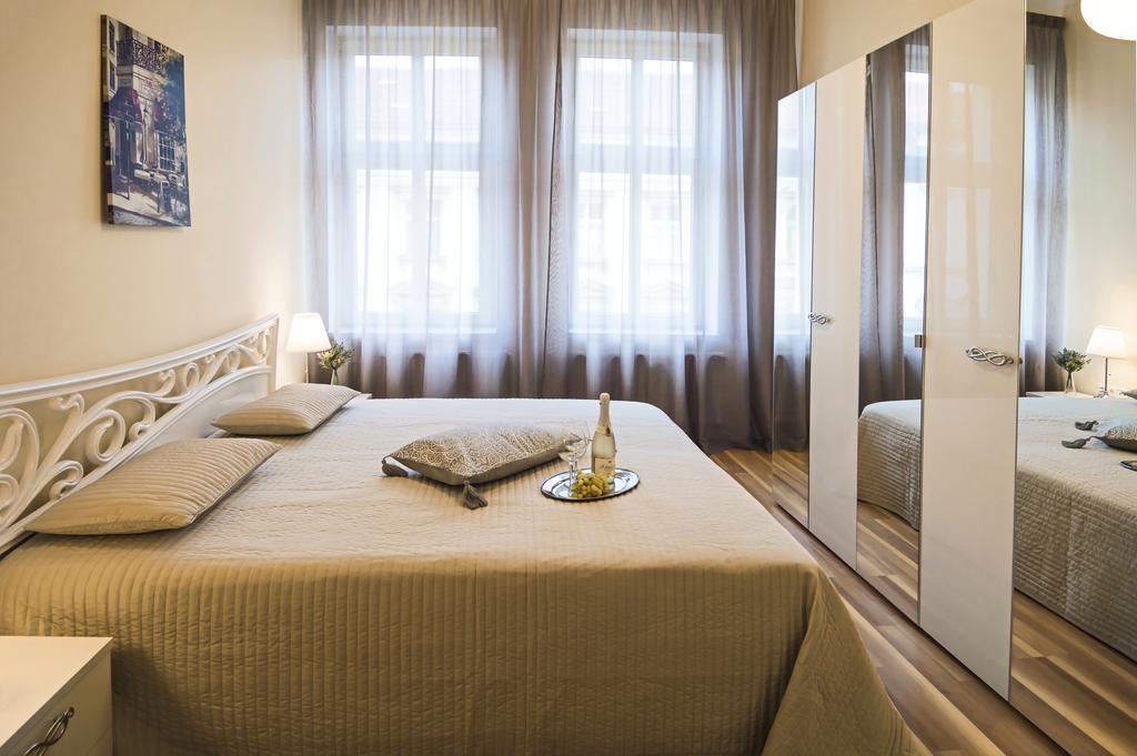 Apartment Za Poricskou Branou Prague Exterior photo